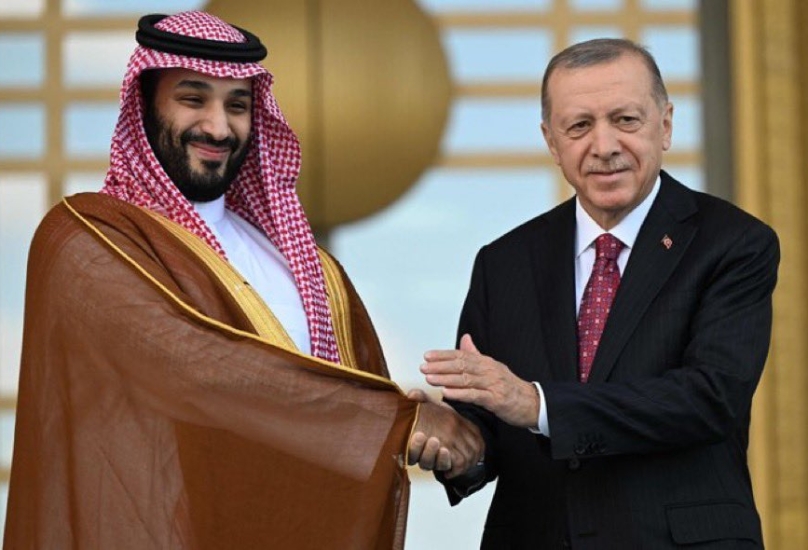 لقاء بين الرئيس التركي وولي العهد السعودي في انقرة في يونيو 2022