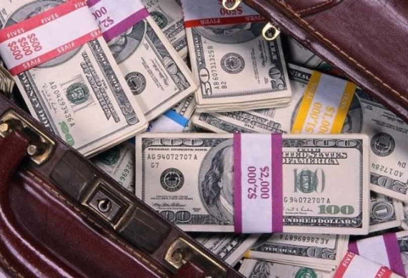 حقيبة اموال-صورة تعبيرية