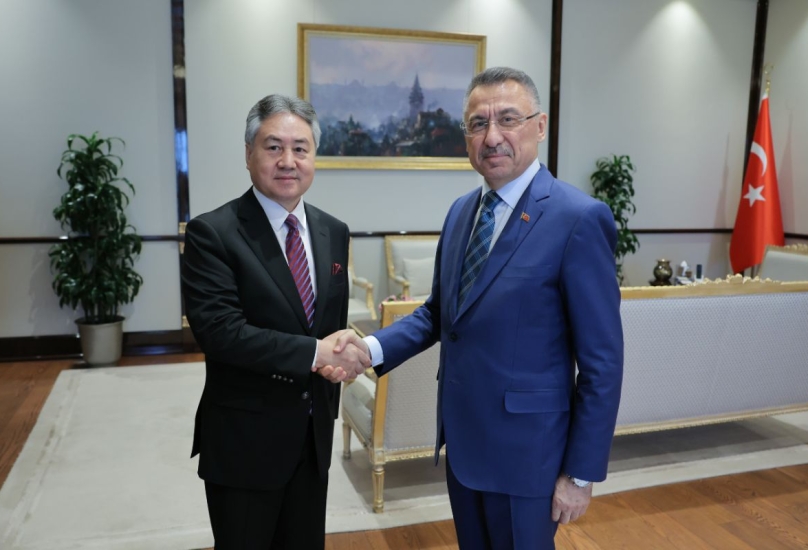 نائب الرئيس التركي (يمين) يستقبل وزير خارجية قرغيزيا-الأناضول