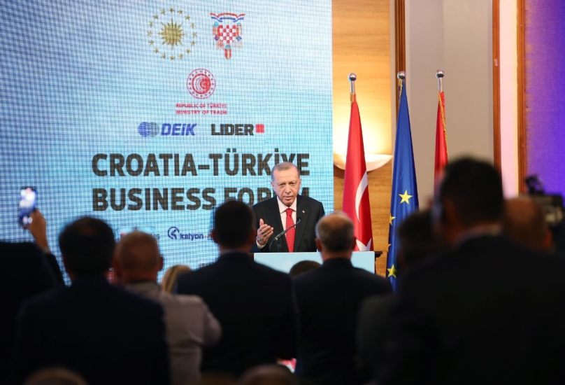 اردوغان خلال منتدى العمل التركي-الكرواتي في العاصمة زغرب-الأناضول
