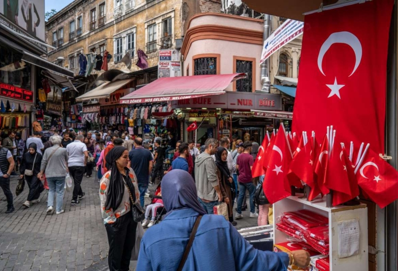 بازار محمود باشا في حي الفاتح في إسطنبول