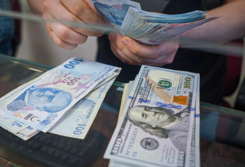 الليرة التركية تسجل مزيد من الانخفاض أمام الدولار