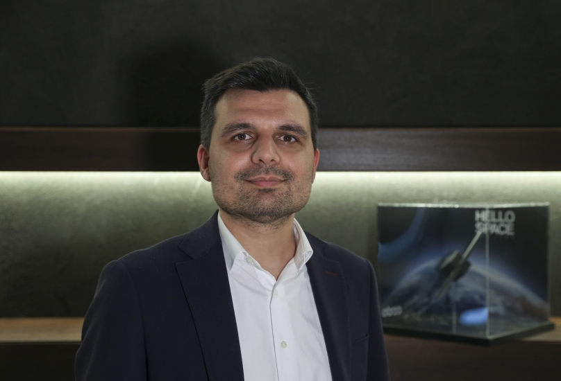 مظفر دويسال، أحد مؤسسي الفريق الهندسي التركي لتطوير الأقمار الصناعية المصغّرة