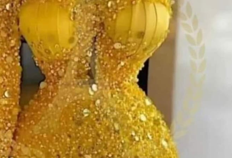 فستان من الذهب