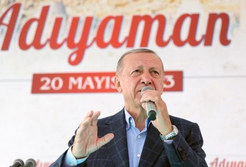 أردوغان يتعهّد بالعمل دون انقطاع حتى تسلم المتضررين مساكن جديدة