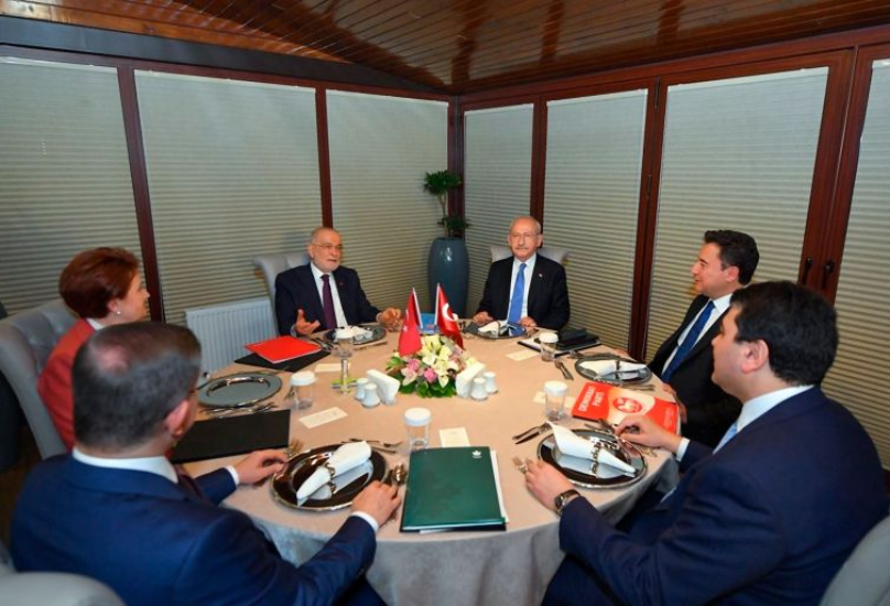 اجتماع سابق للطاولة السداسية التي تضم أكبر أحزاب المعارضة التركية