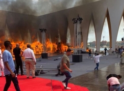 مصر.. حريق هائل في موقع افتتاح مهرجان الجونة السينمائي (فيديو)