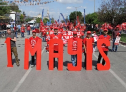 أردوغان يعد بالرفاهية والتوظيف في رسالة يوم العمال العالمي