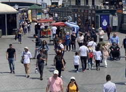 أمينونو.. نقطة جذب ساحرة للسياح بإسطنبول للاستمتاع بالإطلالة والتسوق