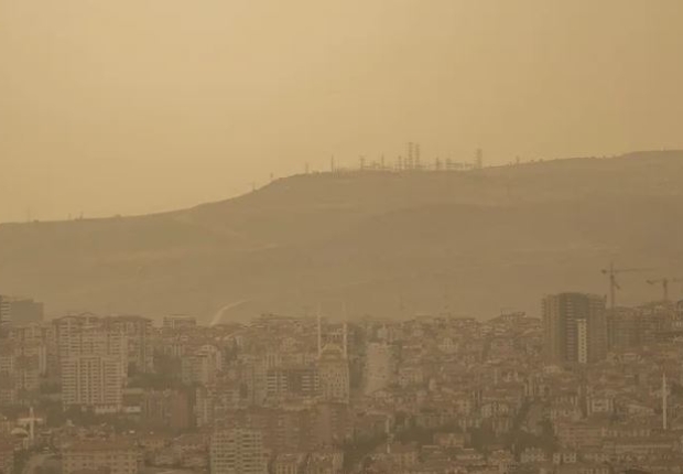 توقع نقل الغبار القادم من شمال أفريقيا ليؤثر على عدة مناطق