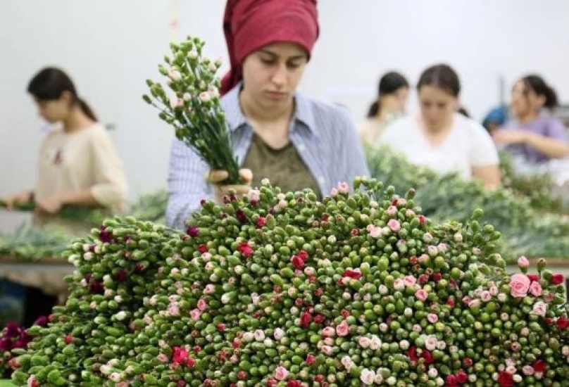 زيادة عدد العمال وساعات العمل لتلبية الطلب الكبير