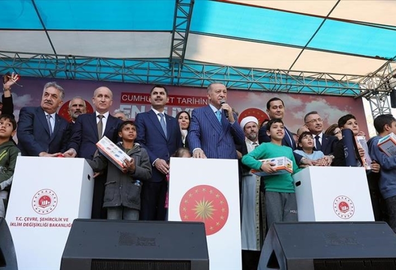 اردوغان خلال حفل وضع حجر الاساس لمشروع الاسكان