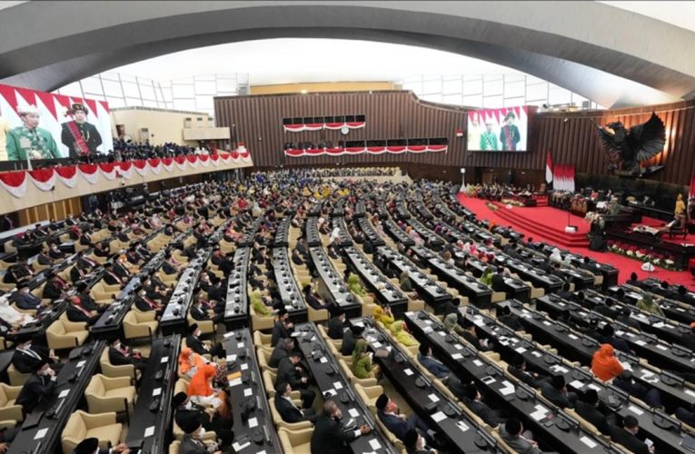 Parliament Behavior: What Voters Deserve to See — Inside the Chamber, Behind Closed Doors