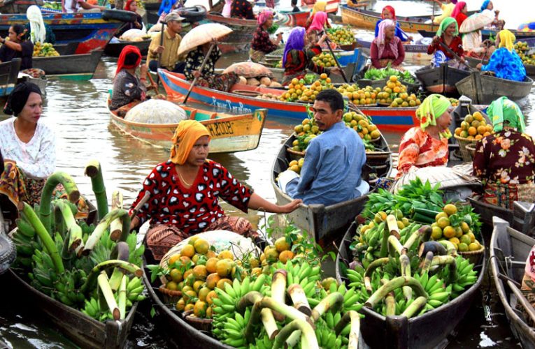 Ekonomi Kerakyatan: Jalan Panjang Menuju Kemandirian