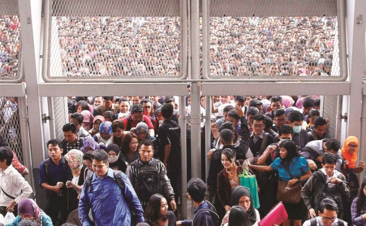 Pengangguran Terbuka: Ekonomi dan Dampak Indonesia