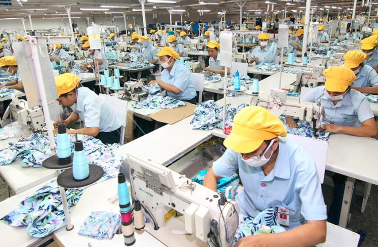 Sektor Manufaktur: Fondasi Ekonomi yang Terus Bergerak di Tengah Tantangan dan Transformasi Modern