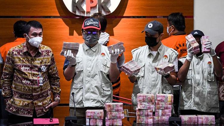 Isu Korupsi: Luka Lama Politik yang Terus Membentuk Kepercayaan Publik