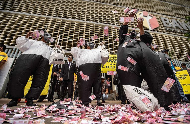 Manuver Elite Politik dan Dampaknya bagi Publik bandar80